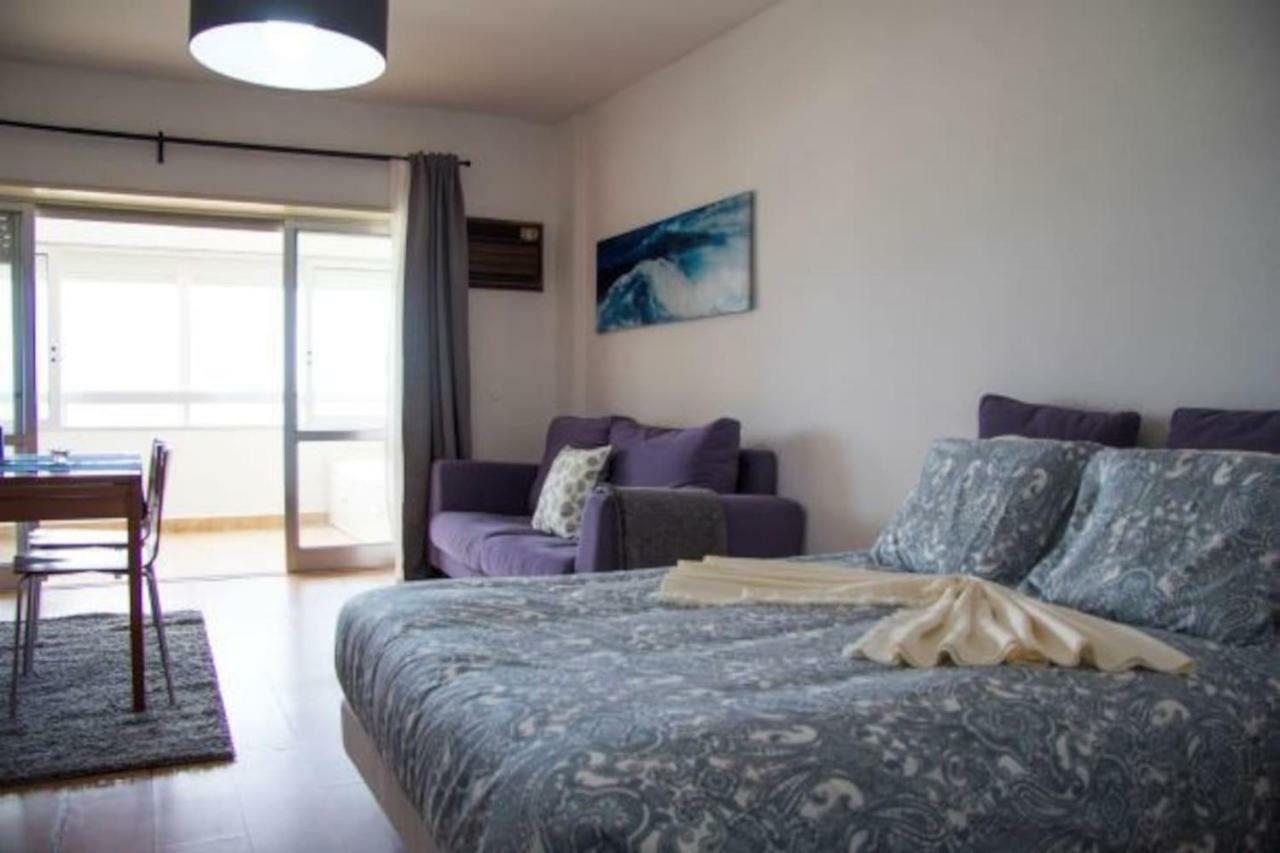 Wonderful Studio Apartment in front of the beach Costa da Caparica Exterior foto