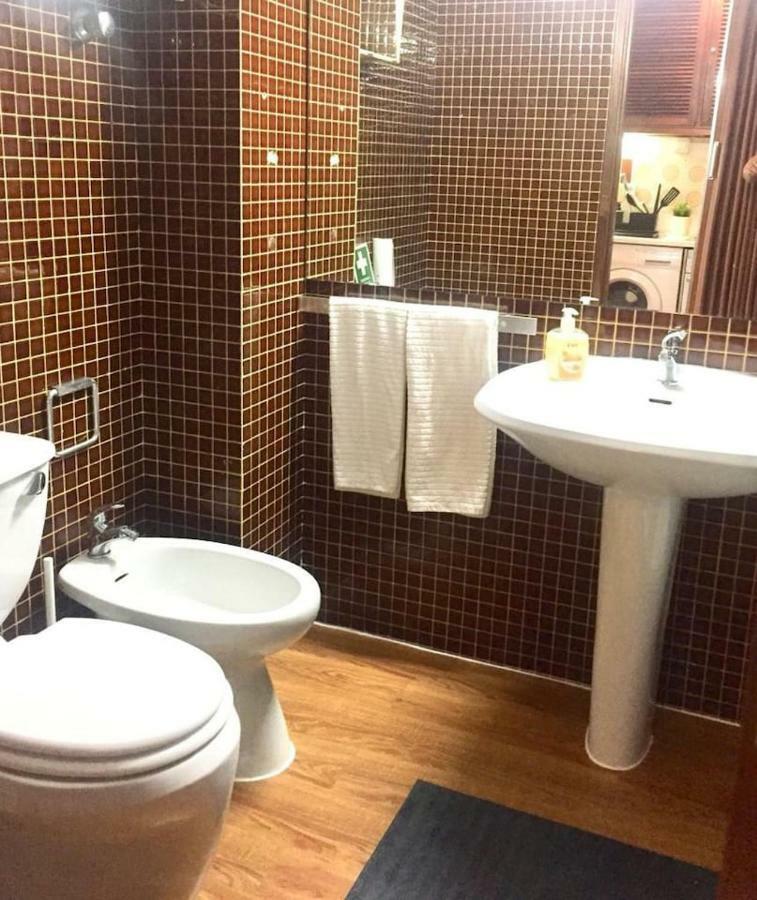 Wonderful Studio Apartment in front of the beach Costa da Caparica Exterior foto