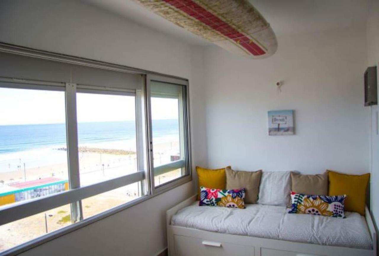 Wonderful Studio Apartment in front of the beach Costa da Caparica Exterior foto