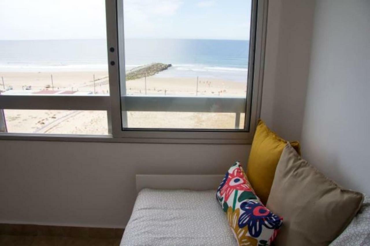 Wonderful Studio Apartment in front of the beach Costa da Caparica Exterior foto