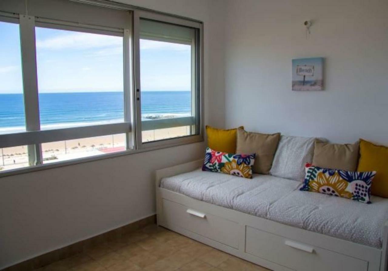 Wonderful Studio Apartment in front of the beach Costa da Caparica Exterior foto
